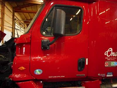 Freightliner Cascadia Evolution Left Door