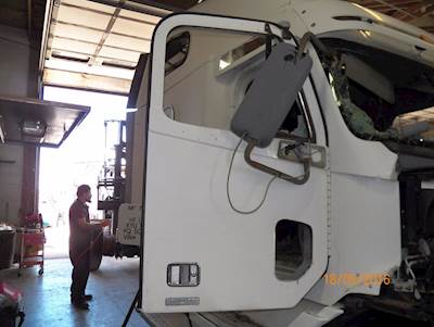 Freightliner Century Class Right Door