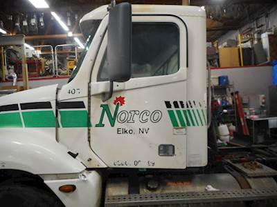 Freightliner Century Class 120 Left Door for a 2005 Freightliner CL120