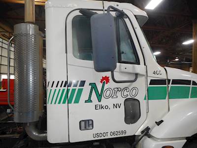 Freightliner Century Class 120 Right Door for a 2005 Freightliner CL120