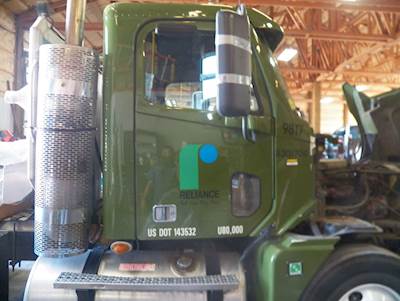 Freightliner Columbia 120 Right Door for a 2007 Freightliner CL120