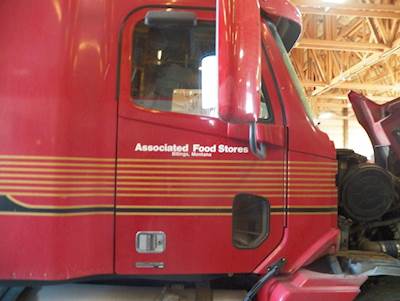 Freightliner Columbia 120 Right Door for a 2005 Freightliner Columbia CL120