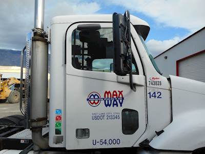 Freightliner Columbia 120 Right Door for a 2004 Freightliner CL120