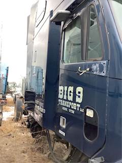 Freightliner Columbia 120 Right Door for a 2004 Freightliner Columbia CL120