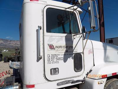 Freightliner FLD Right Door