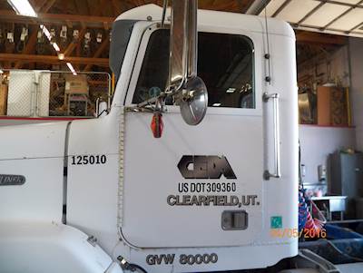 Freightliner FLD Left Door