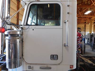 Freightliner FLD Left Door