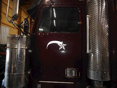 Freightliner FLD Left Door