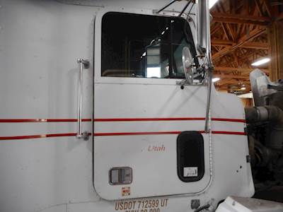 Freightliner FLD Right Door