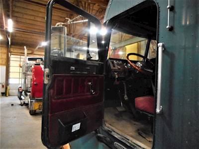 Freightliner FLD Right Door