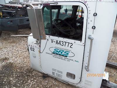 Freightliner FLD120 Left Door