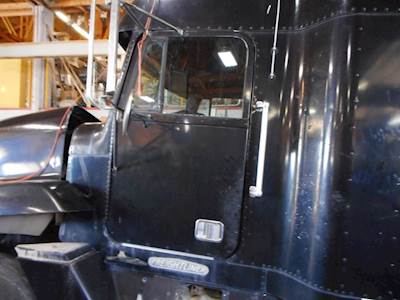 Freightliner FLD120 Left Door