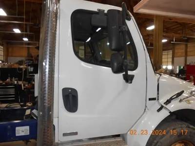 Freightliner M2 106 Right Door for a 2011 Freightliner M2106