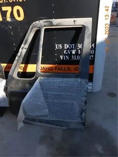 International 2500/2600/8100/8200/8300 Left Door