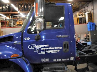 International DuraStar 4400 Left Door