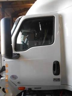 International LT625 Left Door