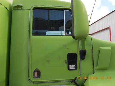Kenworth T600 Right Door