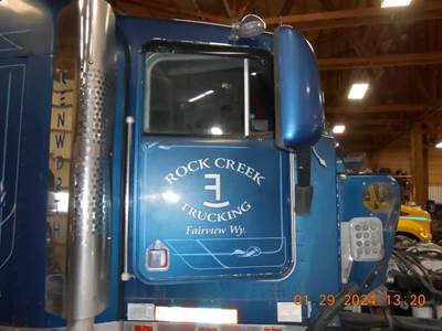 Kenworth T800 Right Door