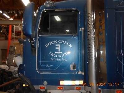 Kenworth T800 Left Door