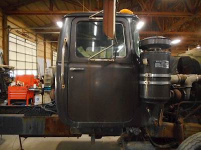 Mack RD686S Right Door