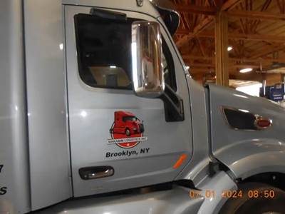 Peterbilt 579 Right Door