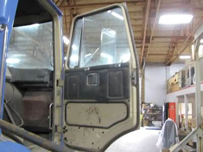 Volvo / WhiteGMC WG Right Door for a 1989 Volvowhitegmc WG