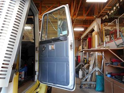 Volvo / WhiteGMC WIA Aero Right Door for a 1995 Volvowhitegmc WIA AREO SERIES