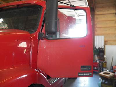 Volvo VNL Left Door
