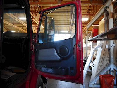 Volvo VNL Right Door