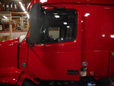 Volvo VNL Left Door