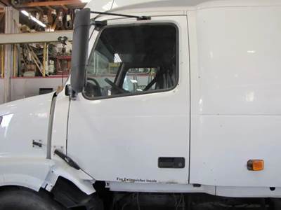 Volvo VNL Left Door