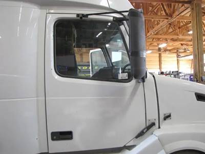 Volvo VNL Right Door