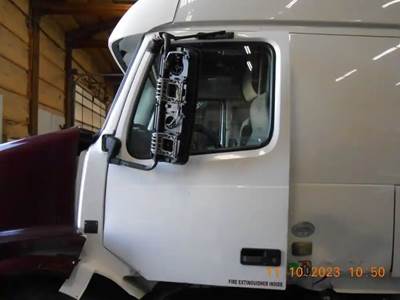 Volvo VNL Left Door