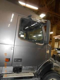 Volvo VNL Right Door