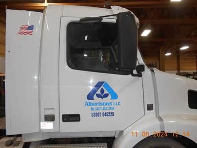 Volvo VNL Right Door