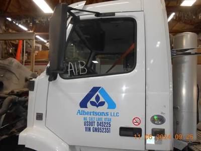 Volvo VNL Left Door