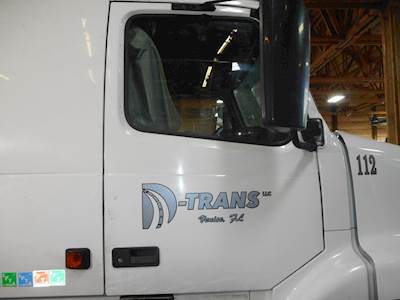 Volvo VNL64T Right Door