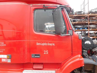 Volvo VNL770 Right Door