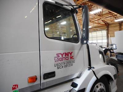 Volvo VNL780 Right Door for a 2005 Volvo VNL 780