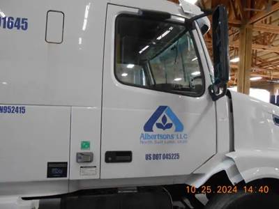 Volvo VNR Right Door