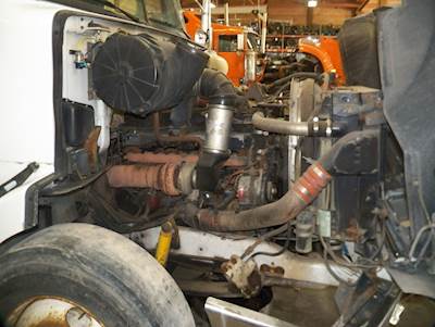 Cummins M11 Engine for a 1995 Volvo WIA64TES