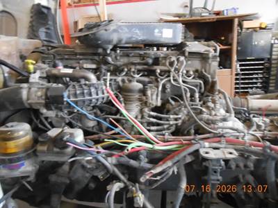 Detroit DD13 Engine for a 2014 Freightliner Cascadia