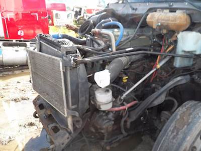 Detroit Series 60 14.0L DDEC V Engine for a 2004 Freightliner COLUMBIA