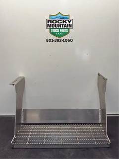 Freightliner Aluminum Frame Mount Step, Part # 18-49966-001