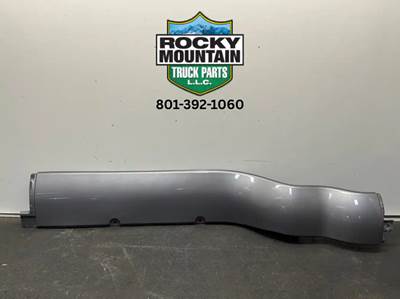 2009 Peterbilt 387 Right Under Door Exterior Trim Panel, Part # 29-05614R