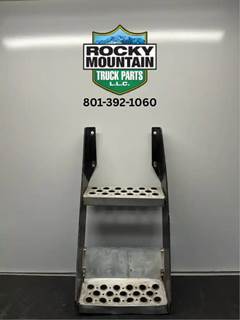 Paccar Aluminum Frame Mount Steps 28"L x 14"W