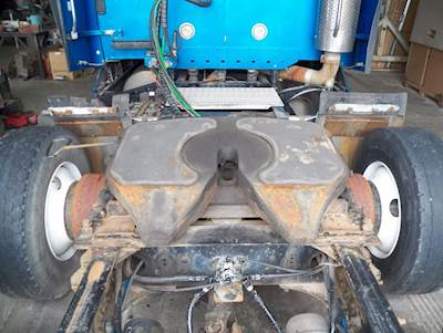 Fontaine AIR SLIDE Fifth Wheel for a 2006 Freightliner COLUMBIA