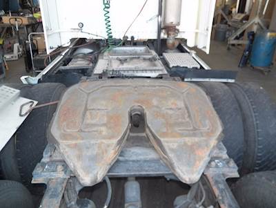 Fontaine AIR SLIDE Fifth Wheel for a 2000 Freightliner FLD