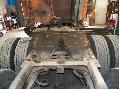 Fontaine AIR SLIDE Fifth Wheel for a 2004 Freightliner CENTURY CLASS 120