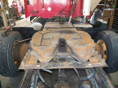 Fontaine AIR SLIDE Fifth Wheel for a 2006 Freightliner COLUMBIA 120